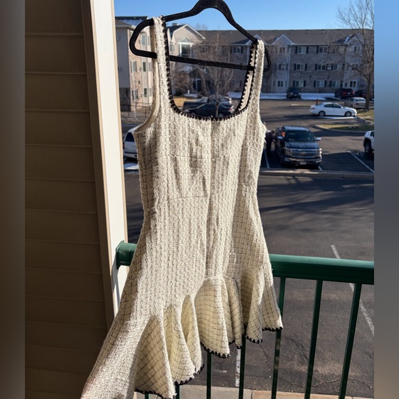 🆕 Antonio Melani Aurelia Tweed Mini Dress Ivory Black Trim Sleeveless Ruffle Hem - Picture 4 of 17